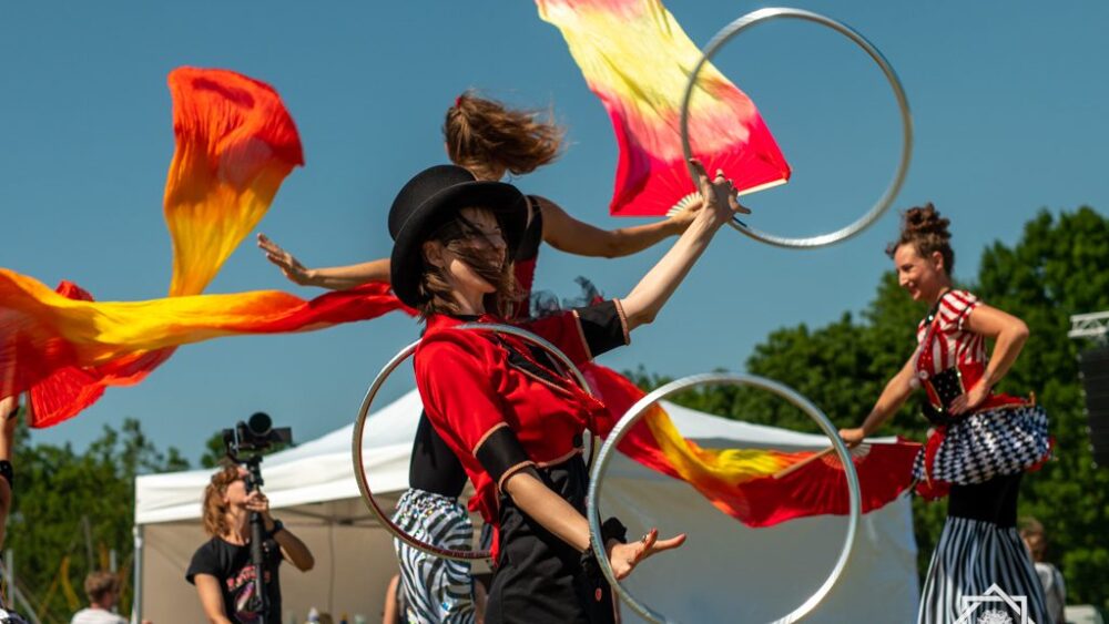 Cirknswing-deambulation-jonglerie-2