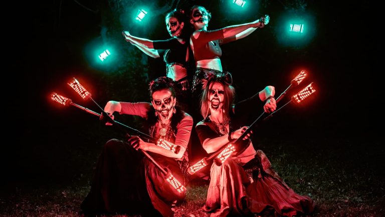 Spectacle nocturne Maleficia pour Halloween, photo de Yann Delcambre - Compagnie Luminescence, n°21