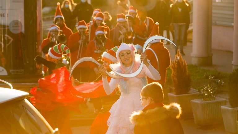 Parade-de-noel-Fees-et-lutin-5