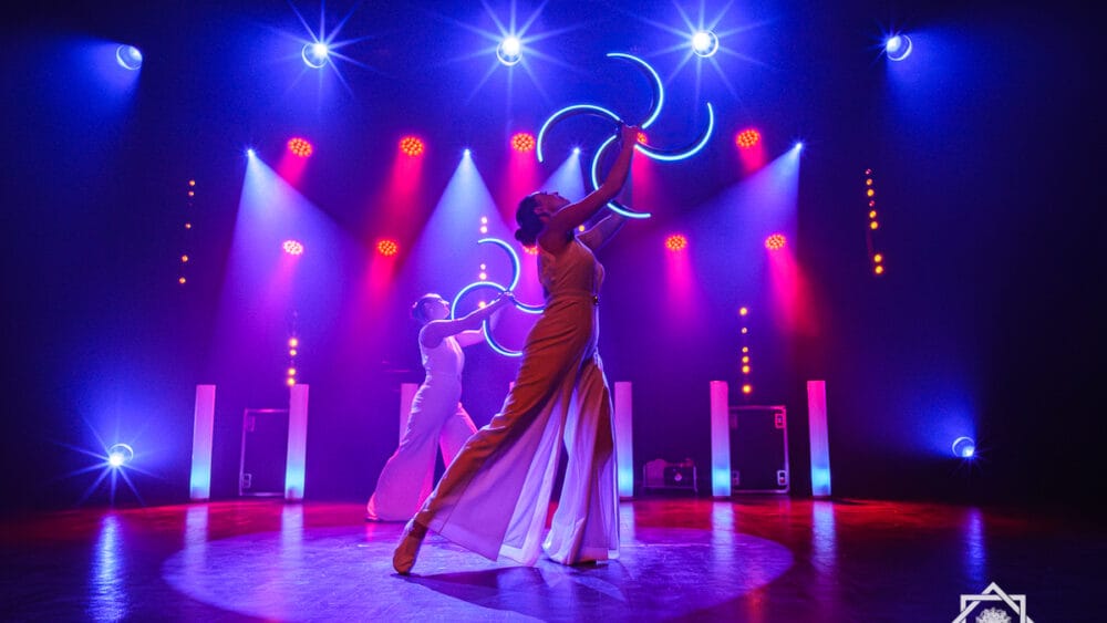 Spectacle lumineux Symphonie présenté lors d’une cérémonie municipale