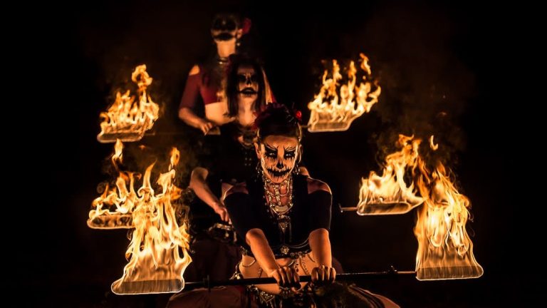 Spectacle de feu Maleficia pour Halloween - Compagnie Luminescence