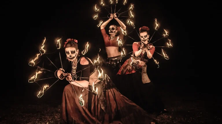 Spectacle de feu Maleficia pour Halloween - Compagnie Luminescence, n°3