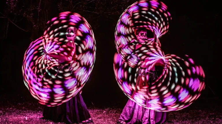 Spectacle de lumière LED Maleficia pour Halloween - Compagnie Luminescence, n°4