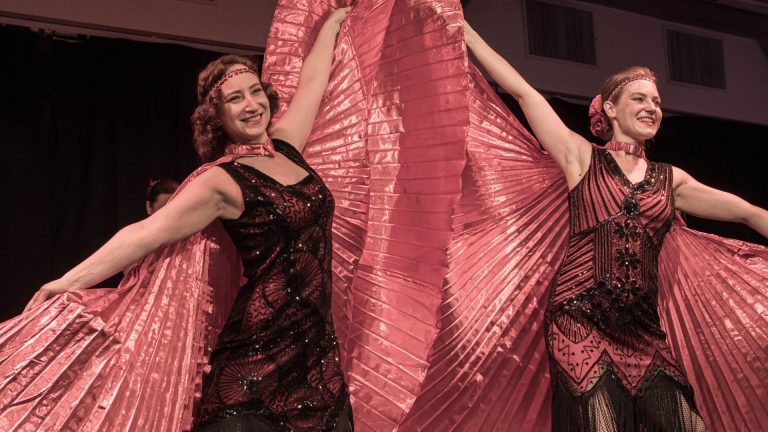 les-folies-montmartre-charleston-et-jonglerie-20