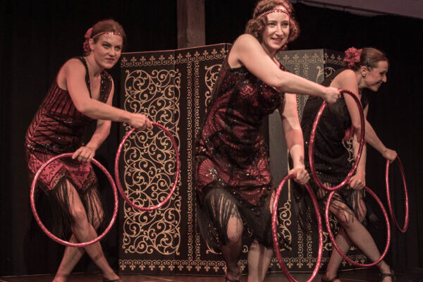 les-folies-montmartre-charleston-et-jonglerie-26 les-folies-montmartre-charleston-et-jonglerie-26