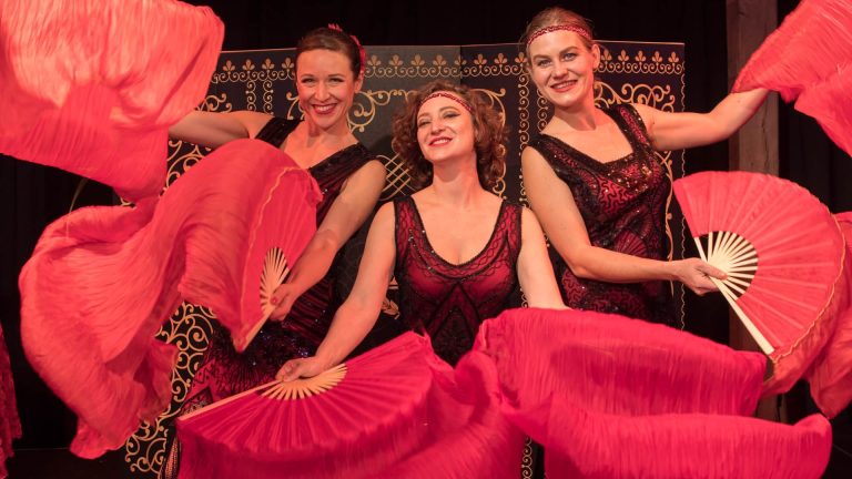 les-folies-montmartre-charleston-et-jonglerie-67