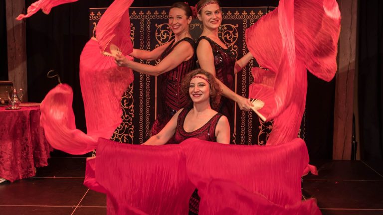 les-folies-montmartre-charleston-et-jonglerie-68