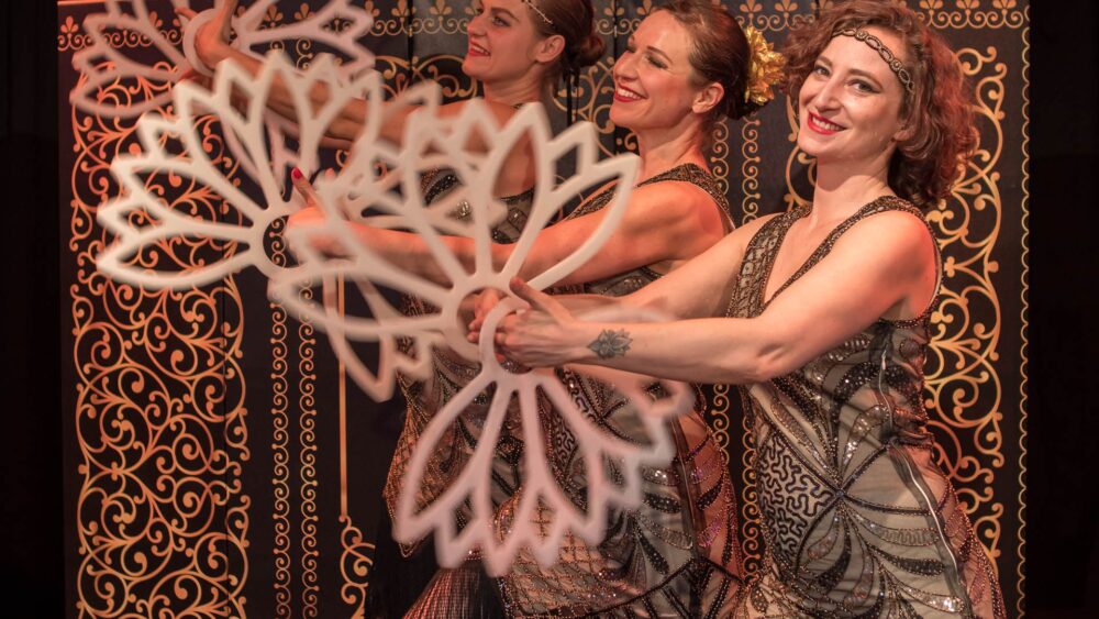 les-folies-montmartre-charleston-et-jonglerie-73