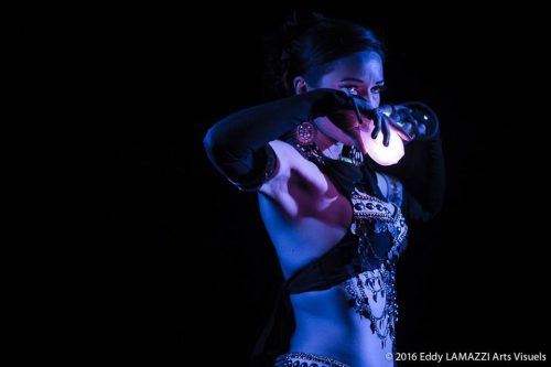 Aurora-spectacle-LED-et-danse-du-monde-1