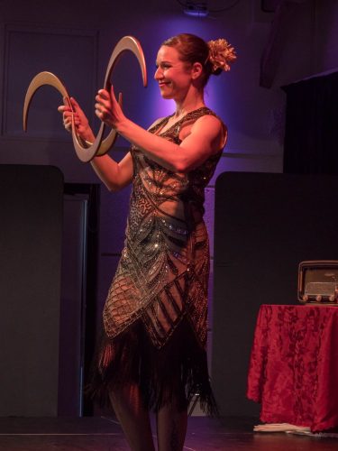 les-folies-montmartre-charleston-et-jonglerie-36