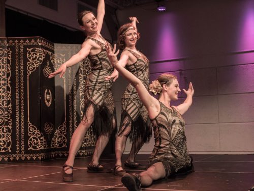 les-folies-montmartre-charleston-et-jonglerie-5